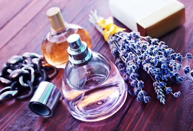خرید عطر گرمی زنانه | تجربه رایحههای لوکس